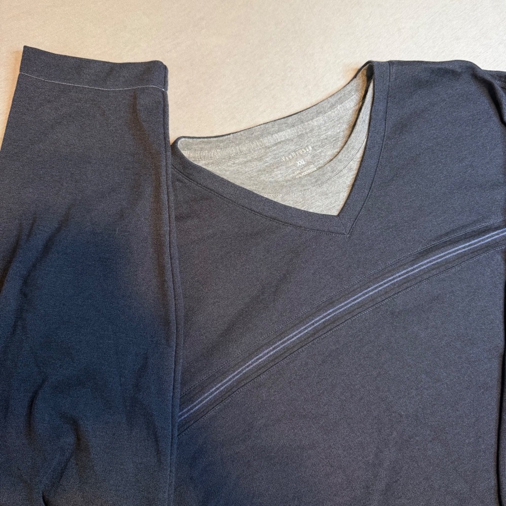 Van Heusen Mens XXL Long Sleeve V-Neck Sweater Shirt Gray blue Stripe Top‎